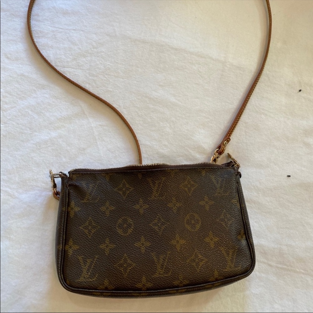 Louis Vuitton Crossbody